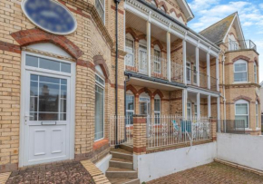 1 Dolphin Court